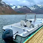 Willa Lofoten Red Laupstad
