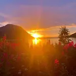 Lofoten Red * Laupstad