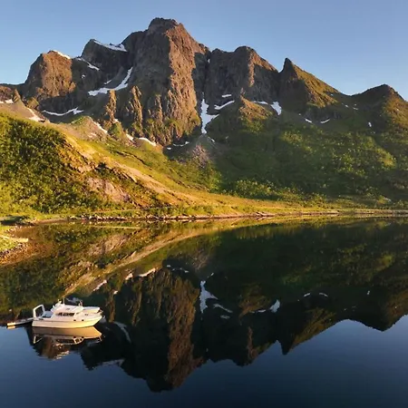 Villa Lofoten Red