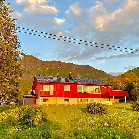 Lofoten Red Villa Laupstad
