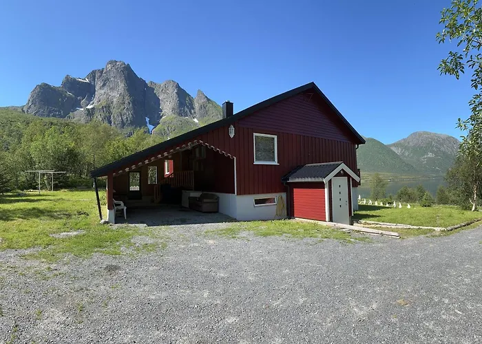 Lofoten Red
